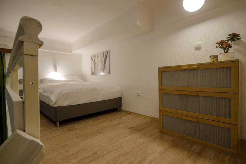 De Lux Studio Apartment In Historical Quarters Budapest Eksteriør billede