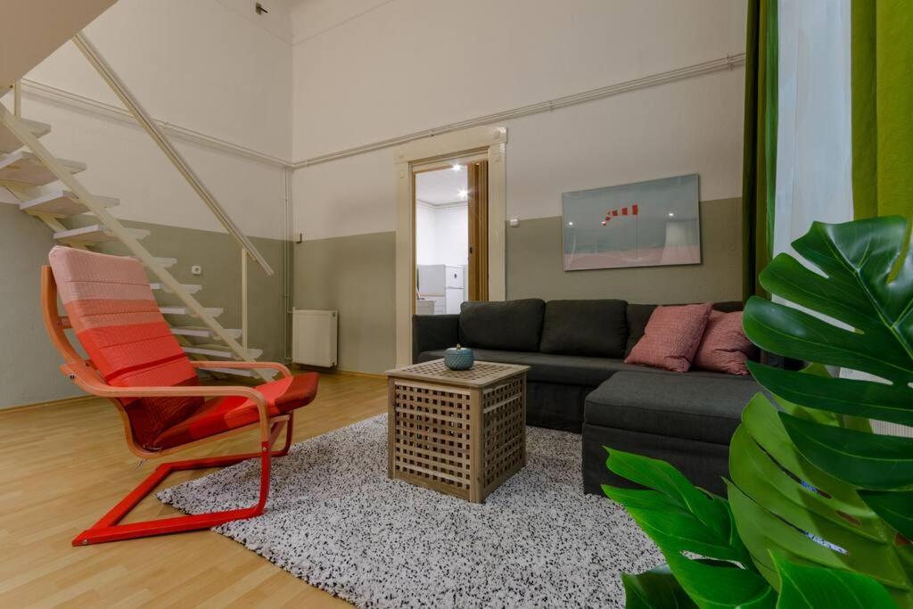 De Lux Studio Apartment In Historical Quarters Budapest Eksteriør billede