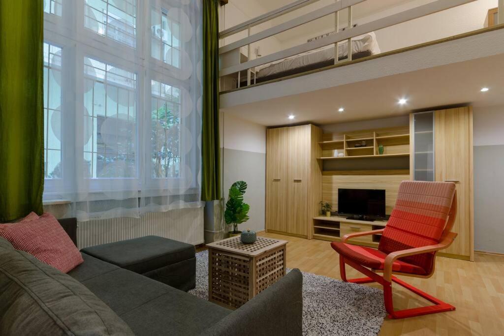 De Lux Studio Apartment In Historical Quarters Budapest Eksteriør billede
